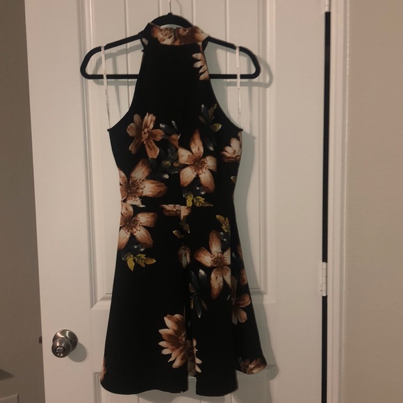 Flowered Spring dress, Juniors Size L - Picture 2 of 2
